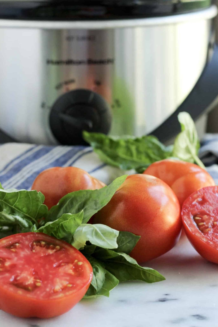 Beat the heat this summer with a no-heat option for a meal prep favorite. Try this crock pot marinara sauce and enjoy a fully stocked fridge or freezer without overheating the house - or yourself!