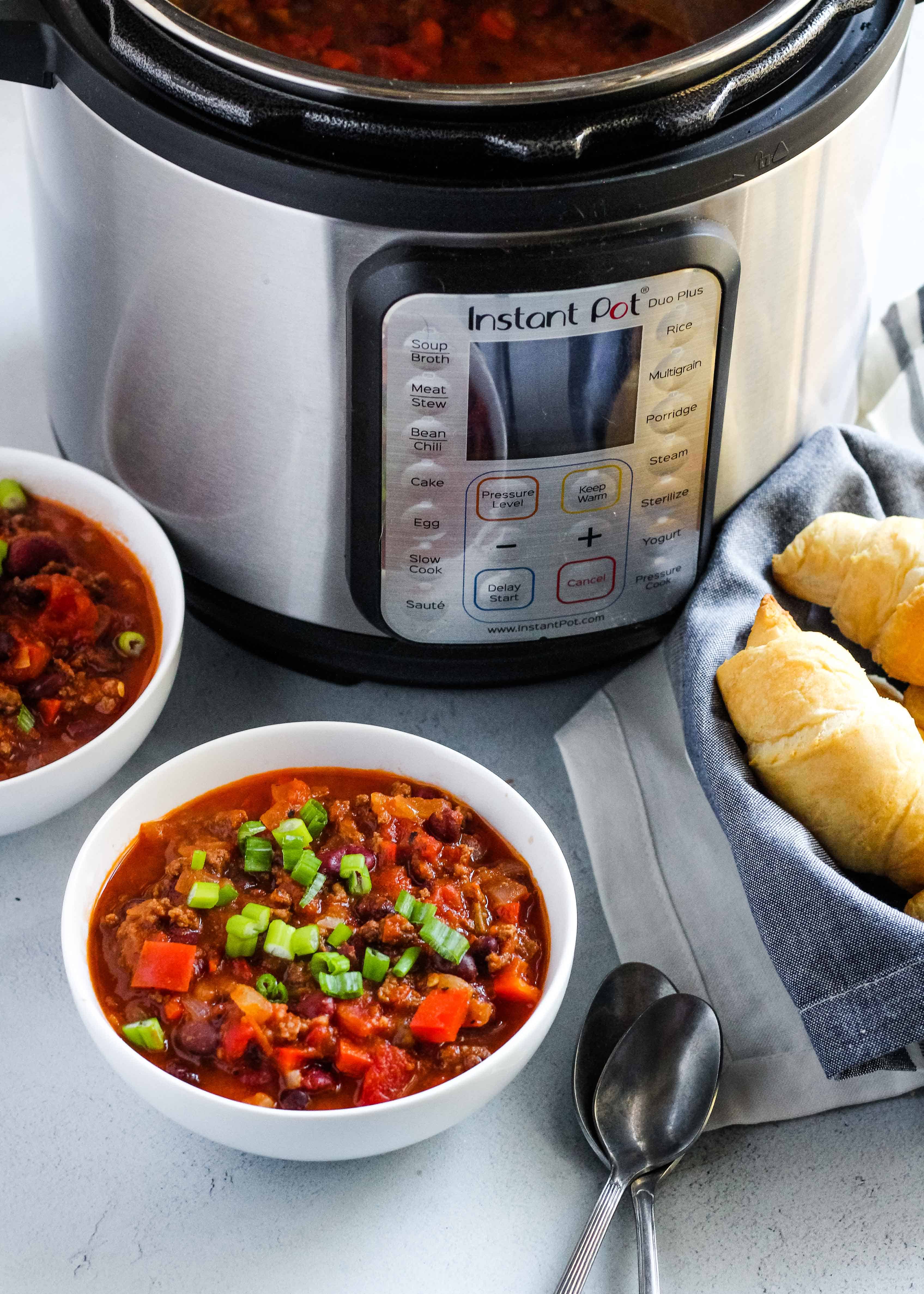Make this easy Classic Instant Pot Chili recipe. Learn how easy it is to make chili in an instant pot with pantry ingredients you already have | Street Smart Nutrition