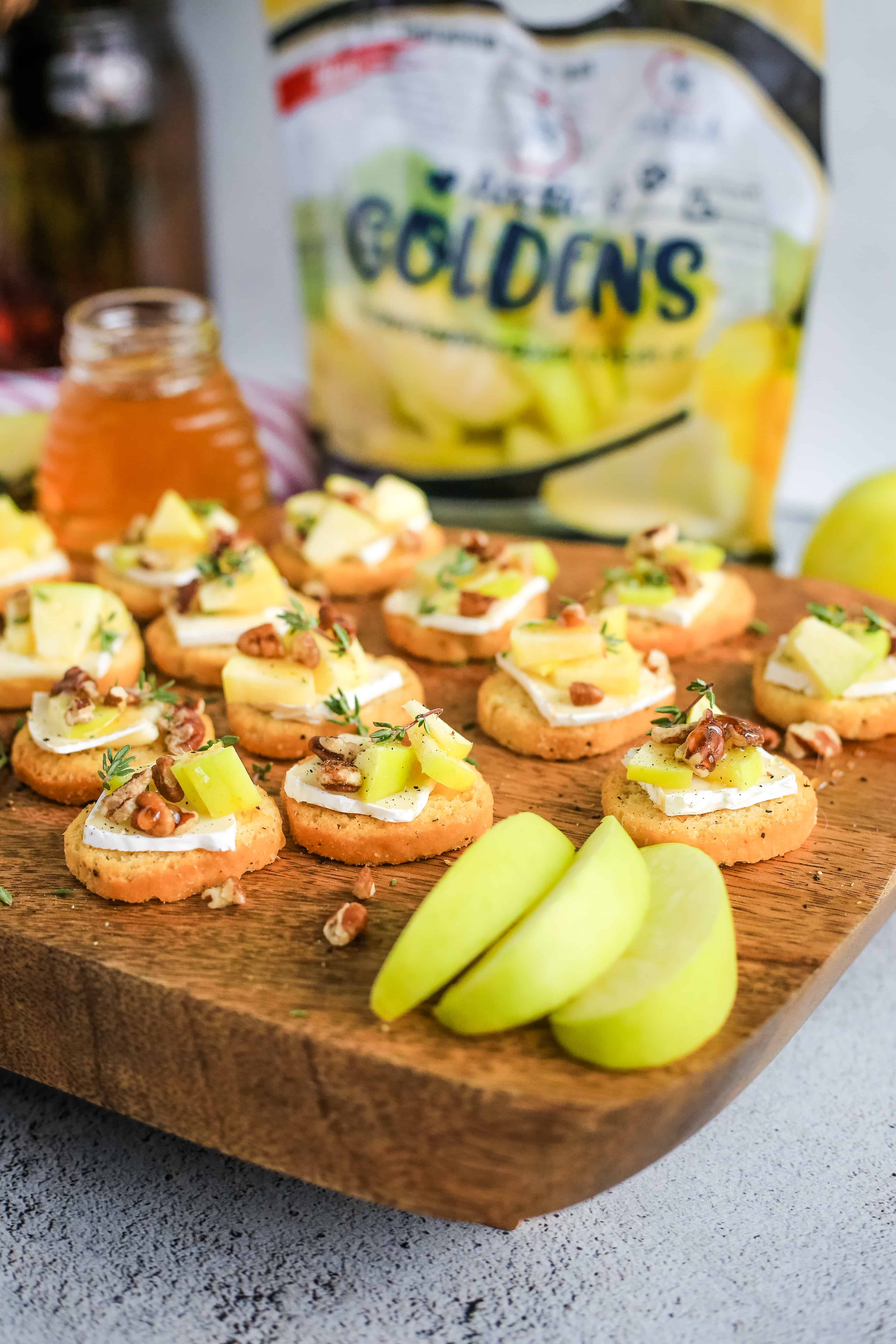 Apple Brie Crostini Appetizer with Arctic Apples