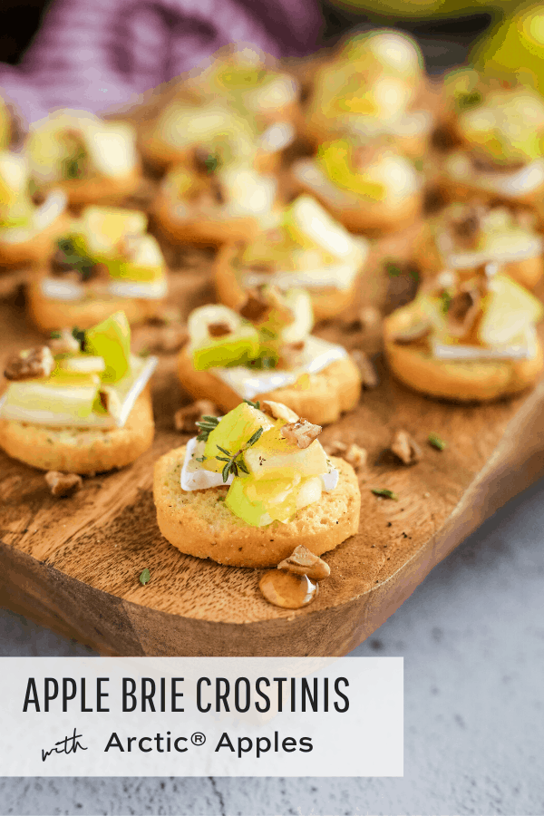 Apple Brie Crostini Appetizers | An easy holiday appetizer made with Arctic apples