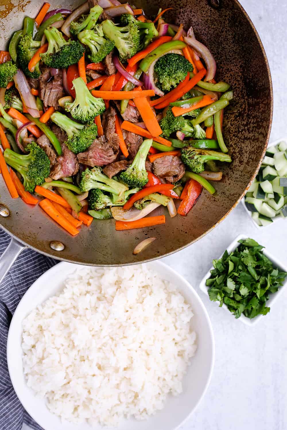 Easy beef stir fry recipe with skirt steak and veggies