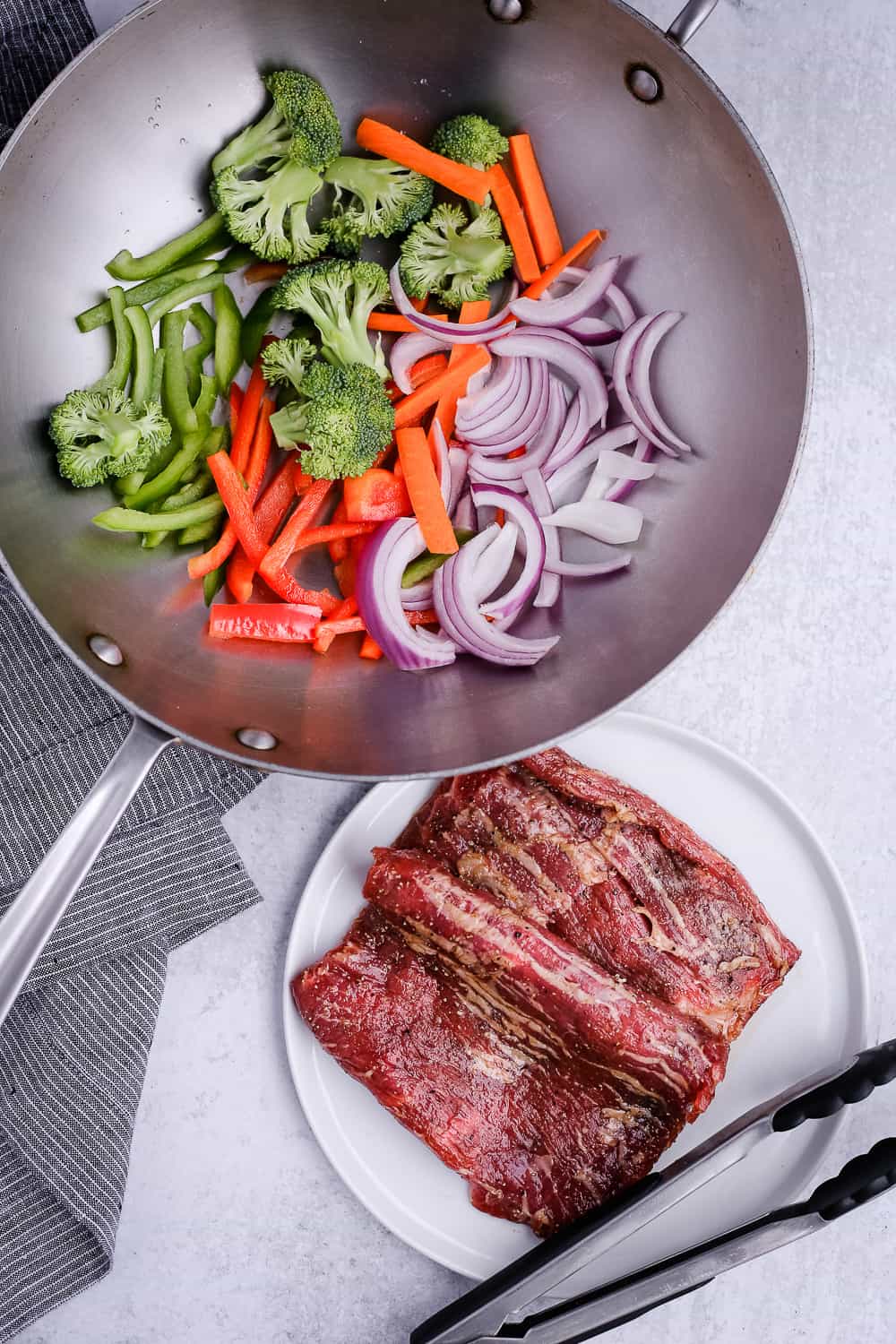 Easy beef stir fry recipe with skirt steak and veggies